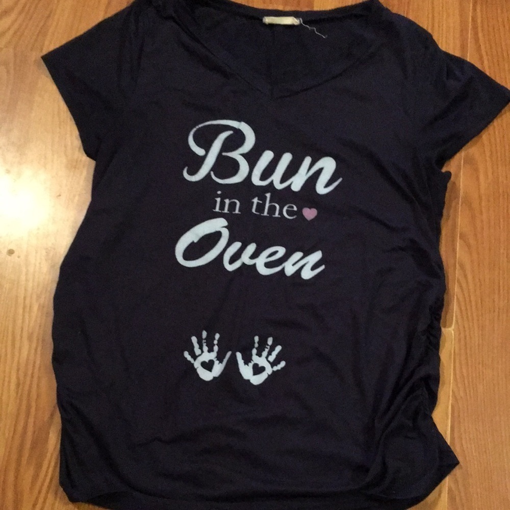 French Pastry Maternity Shirt size Large (G)